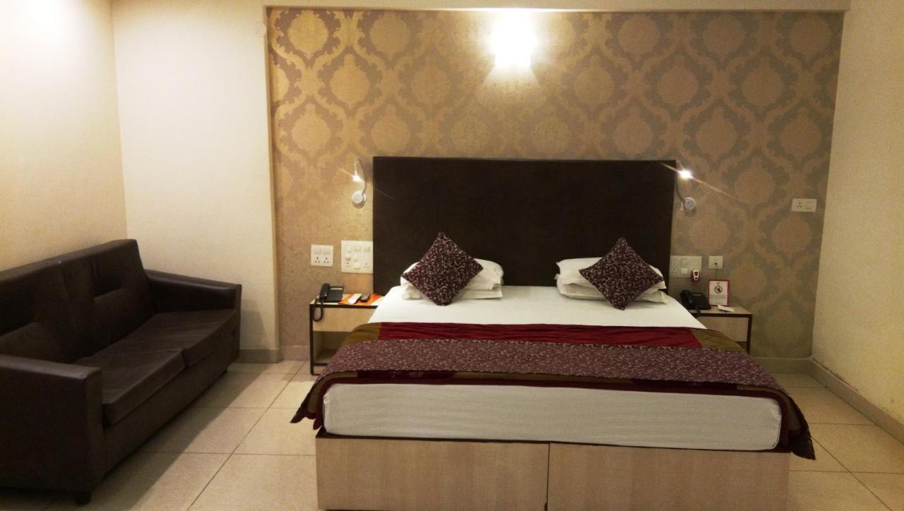 Hotel Vijay Shree Deluxe Patna Kültér fotó